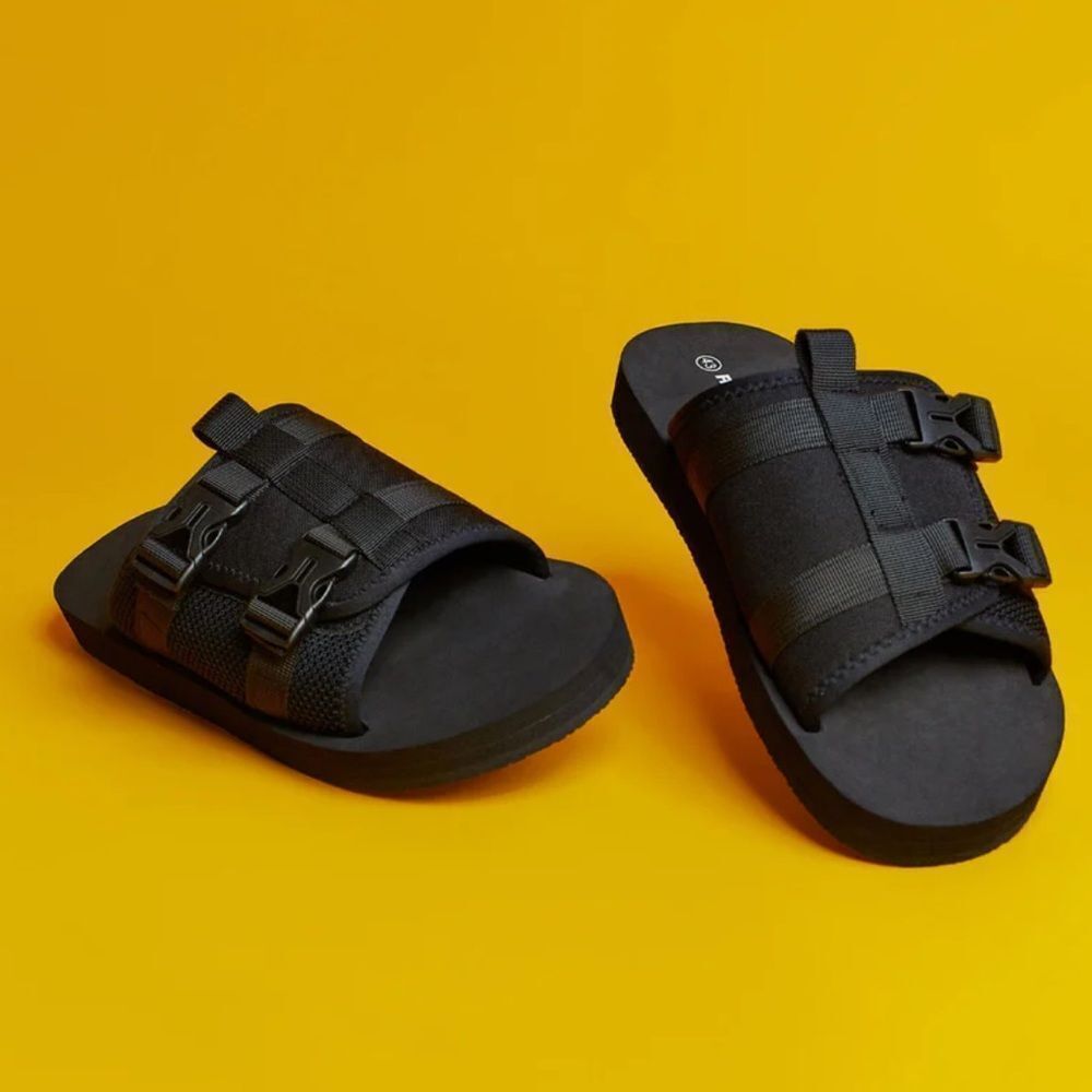 Reason Buckle Strap‎ Slides - Black Small NWT in packaging